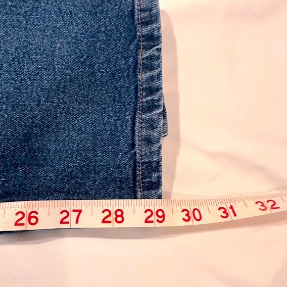 Guess Jeans, Mom’s Slightly Distressed Style - Picture 6 of 6